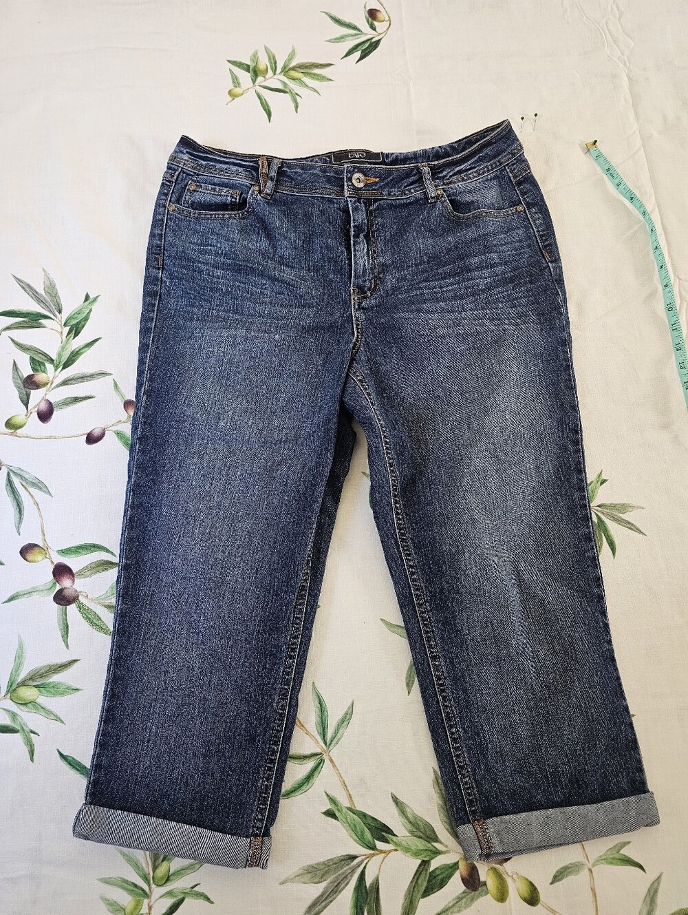 Classic Dark Blue Women’s Cropped Jeans